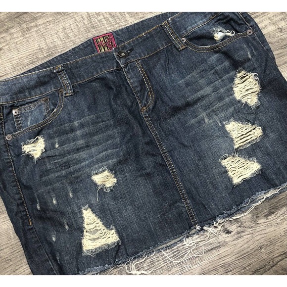 Torrid Dresses & Skirts - Torrid Womens Destructed Sz 22 Skirt Denim Mini Jeans Stretch Raw Hem Holes F1